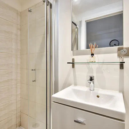Apartment Avec Grande Terrasse Yourhosthelper *